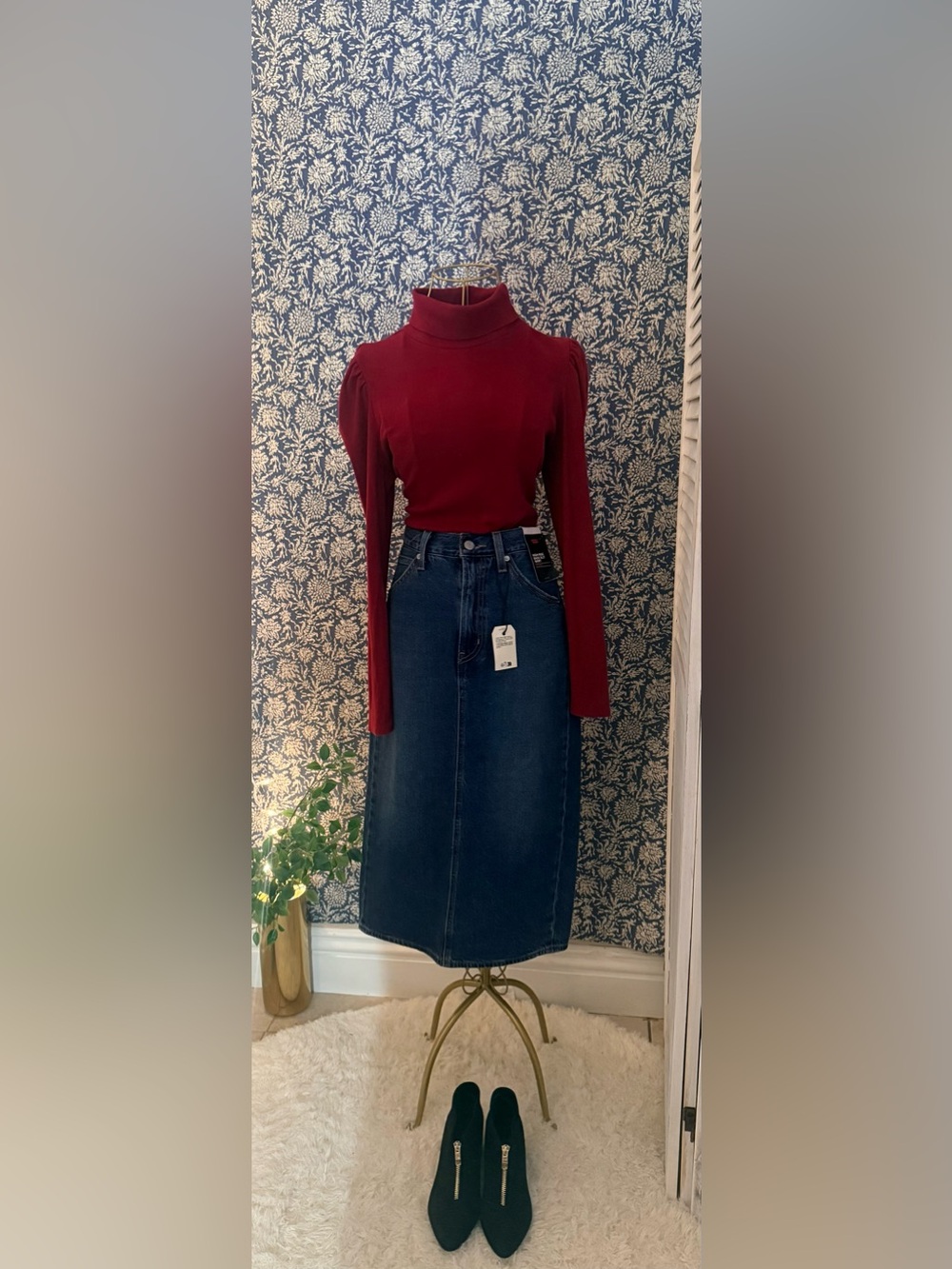CeCe Burgundy Mock Neck Puff-Sleeve Sweater – Size M